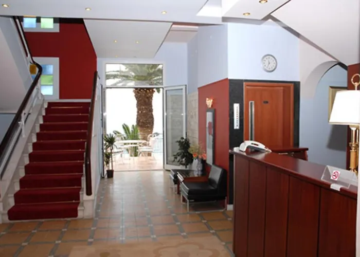 Hotell Aegli 3*